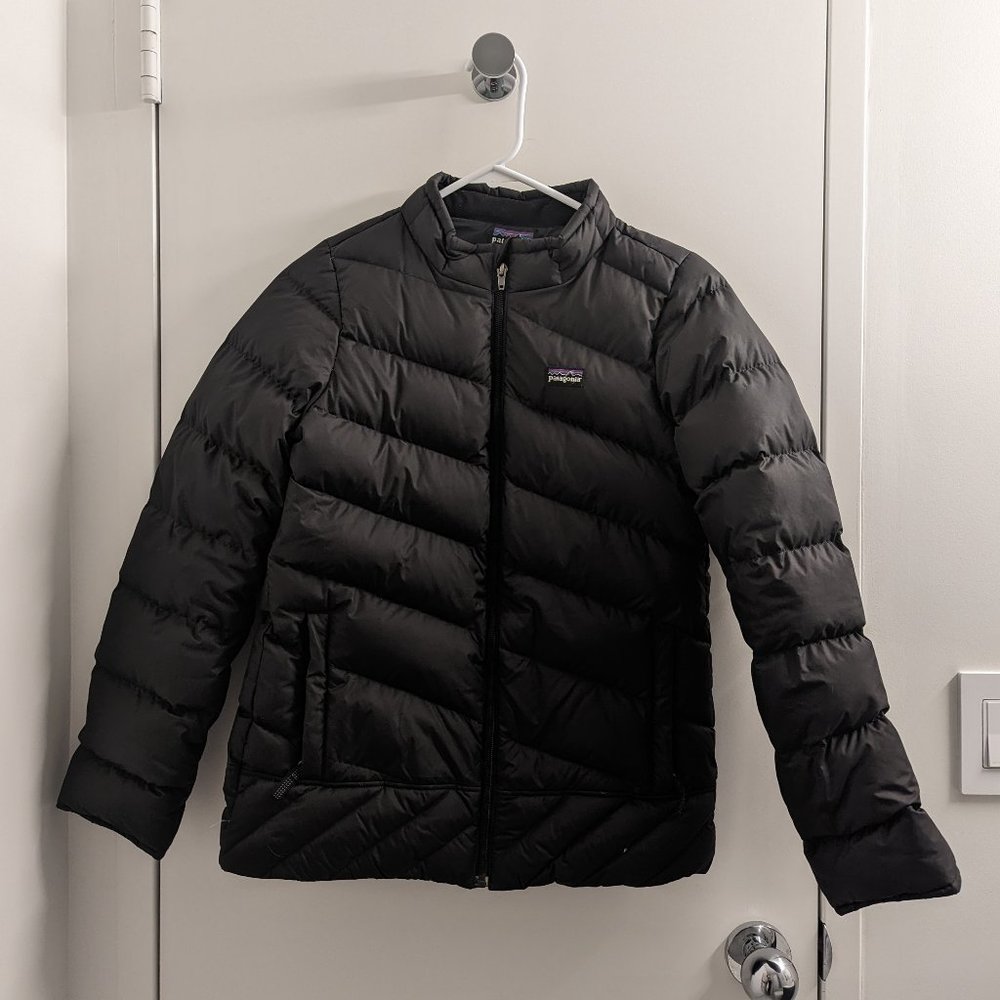 Patagonia Girls' Black Down Jacket Size XL(14)